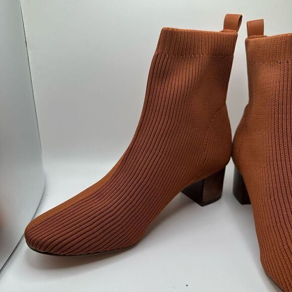 CUSHIONAIRE Women's Neely Stretch bootie +Memory Foam 8.5 TAN - Picture 7 of 7